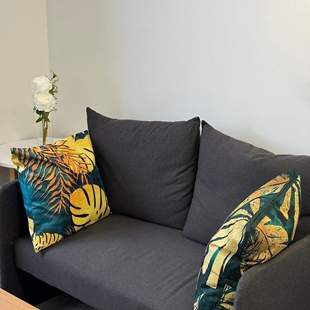 Posh Executive Studio London Thamesmead  Eksteriør billede