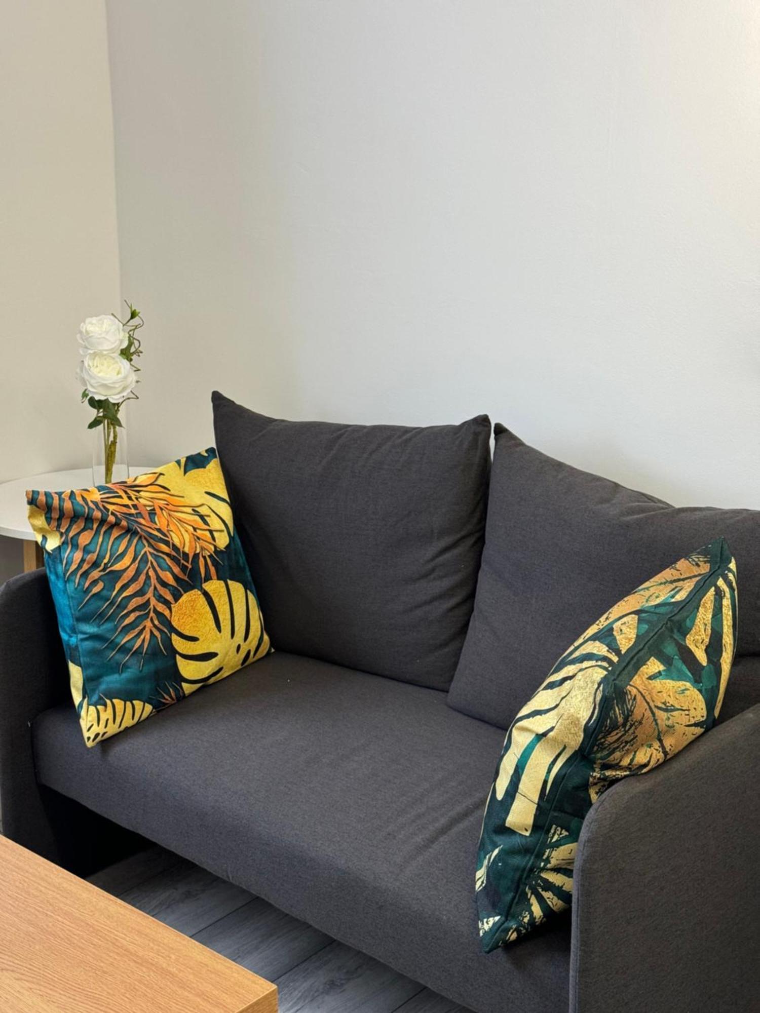 Posh Executive Studio London Thamesmead  Eksteriør billede