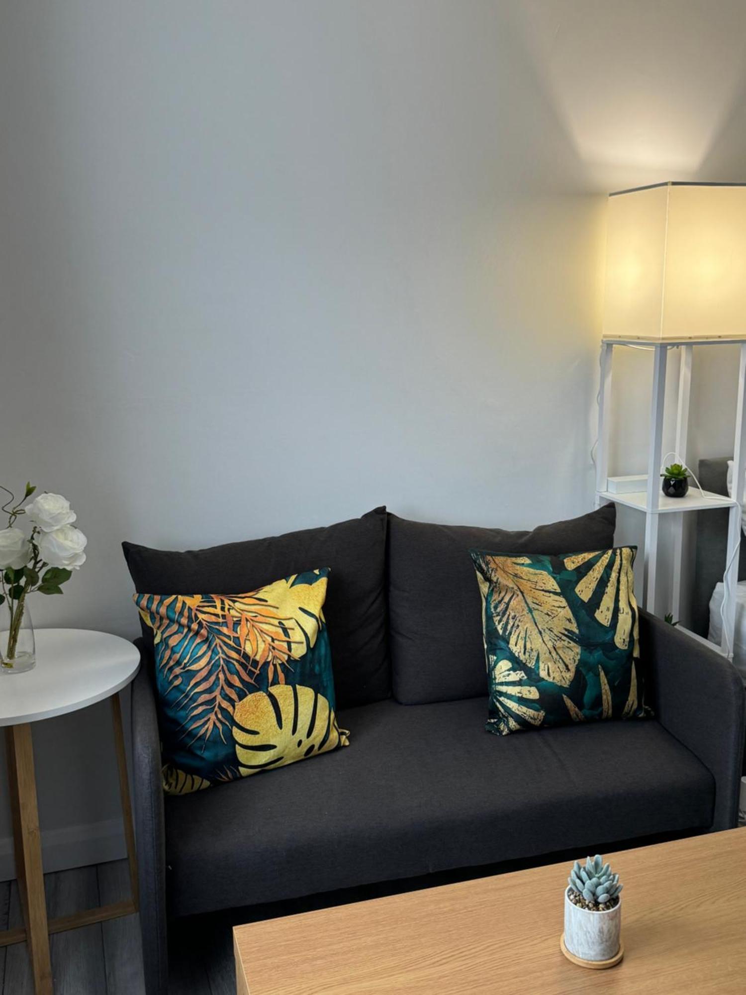 Posh Executive Studio London Thamesmead  Eksteriør billede