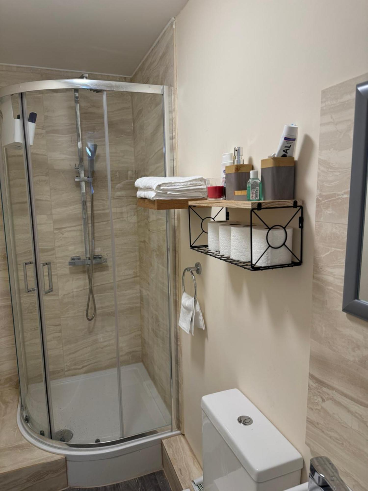 Posh Executive Studio London Thamesmead  Eksteriør billede