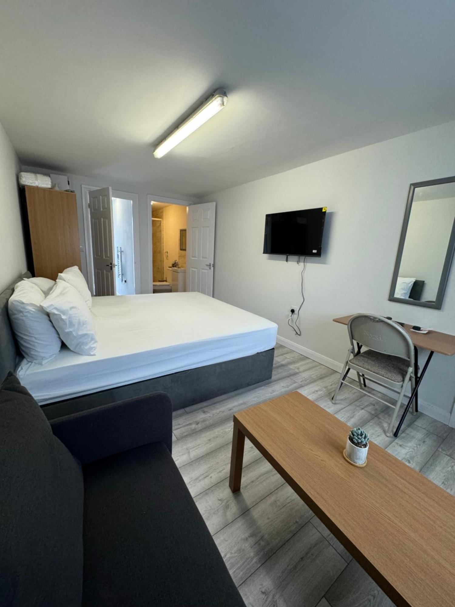 Posh Executive Studio London Thamesmead  Eksteriør billede