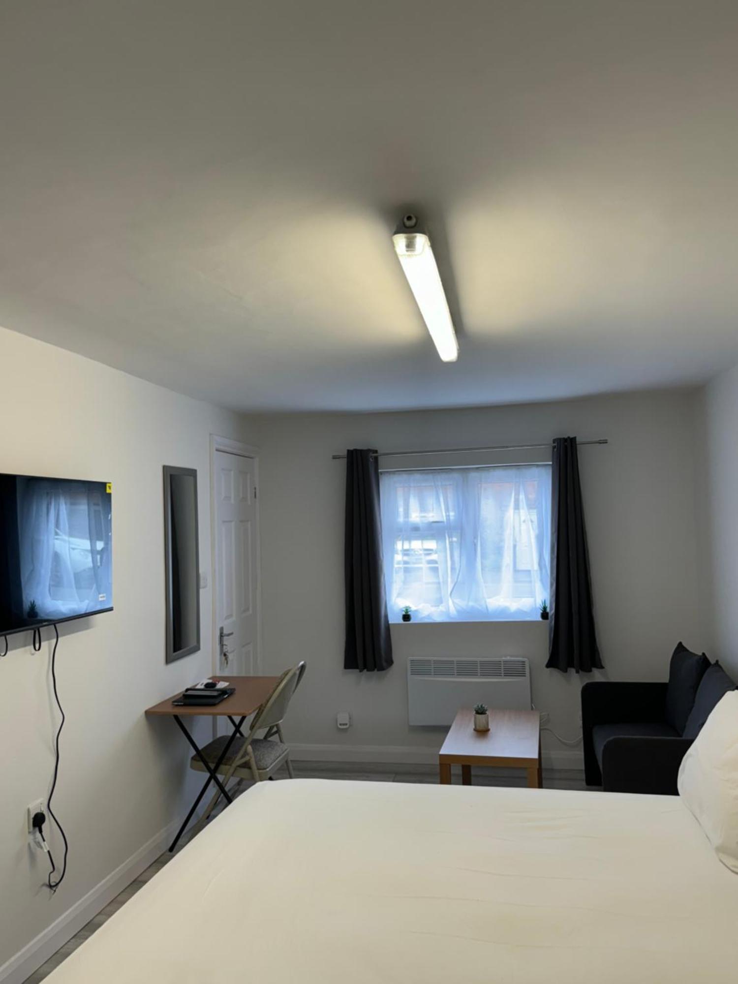 Posh Executive Studio London Thamesmead  Eksteriør billede